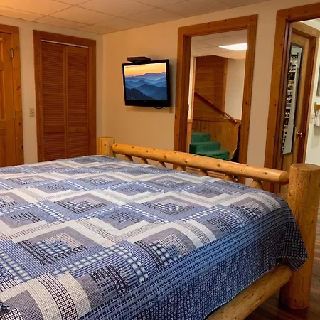Er65 - Eagles Point - Great Location, Close To All The Action! Cabin-3